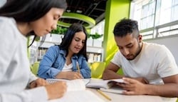 istockphoto-2030273719-612x612 (2)